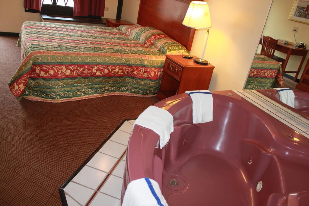 Knights Inn Indianápolis Habitación foto