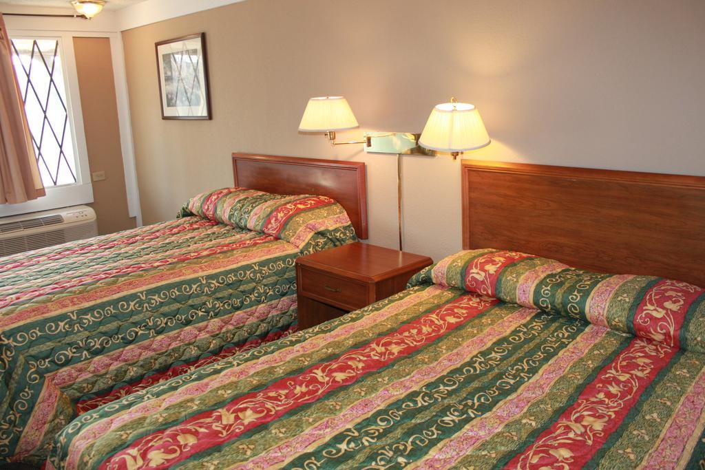 Knights Inn Indianápolis Habitación foto